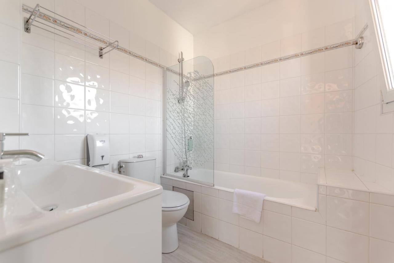 Hotel Provencal Saint-Raphael  Bagian luar foto
