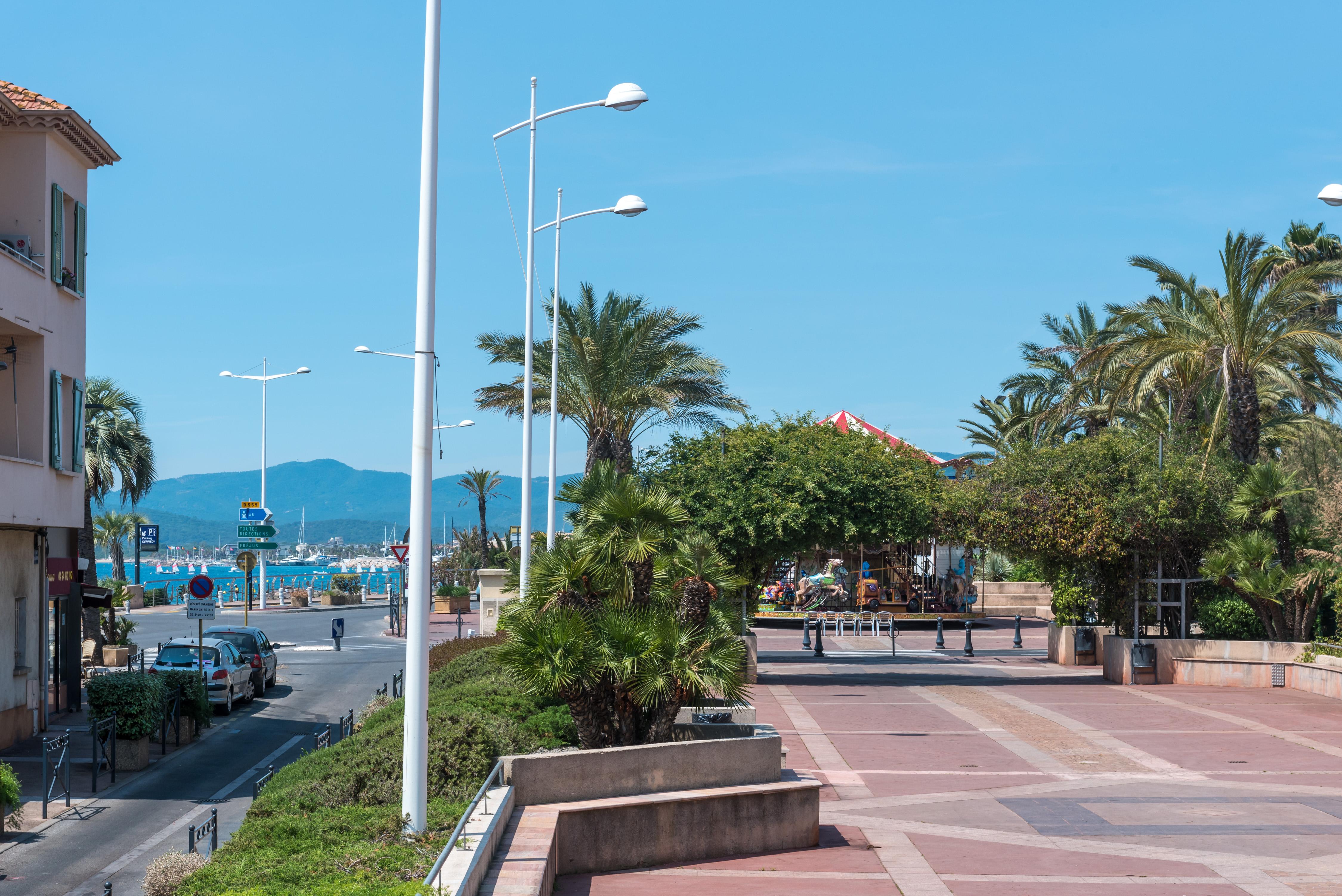 Hotel Provencal Saint-Raphael  Bagian luar foto