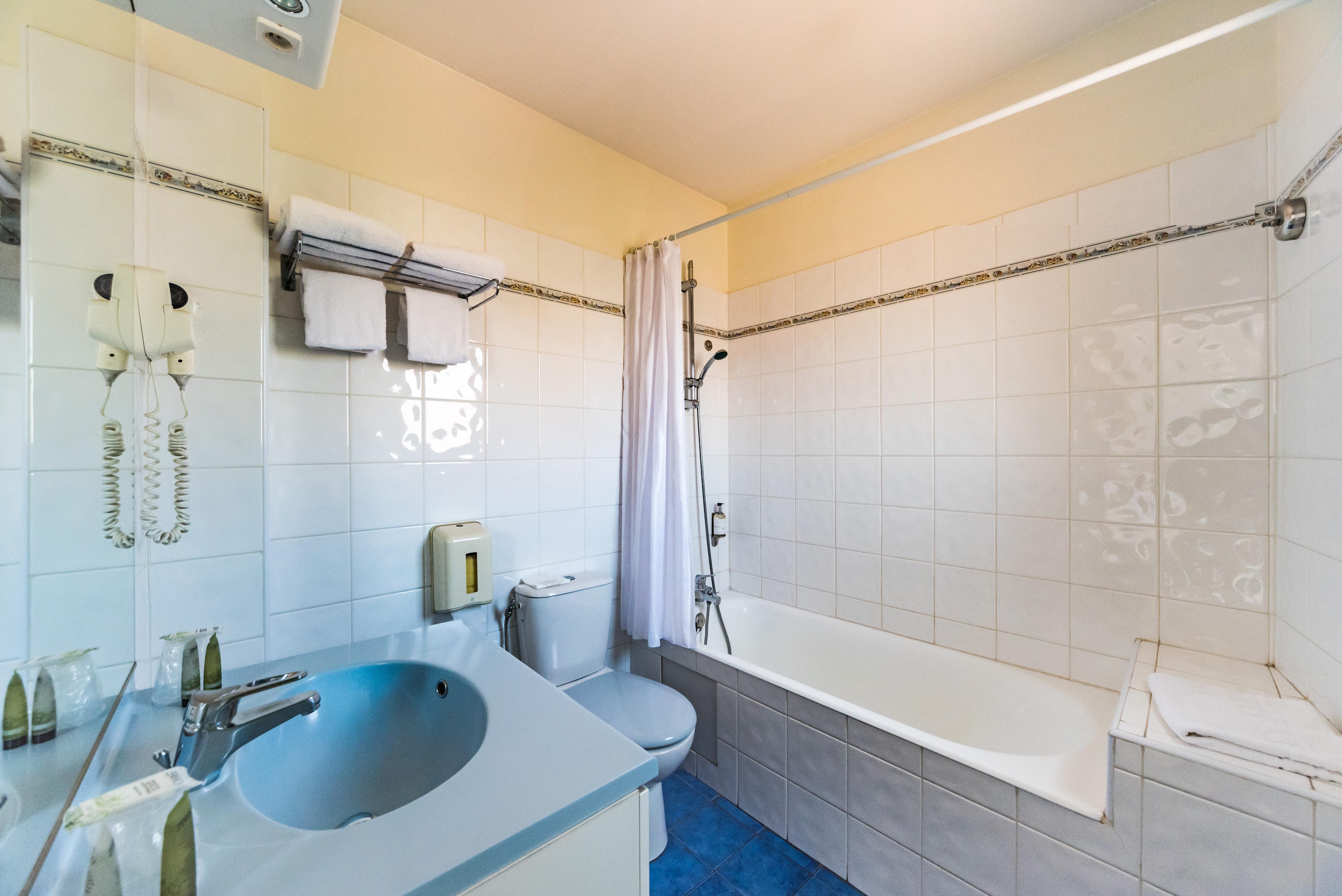Hotel Provencal Saint-Raphael  Bagian luar foto