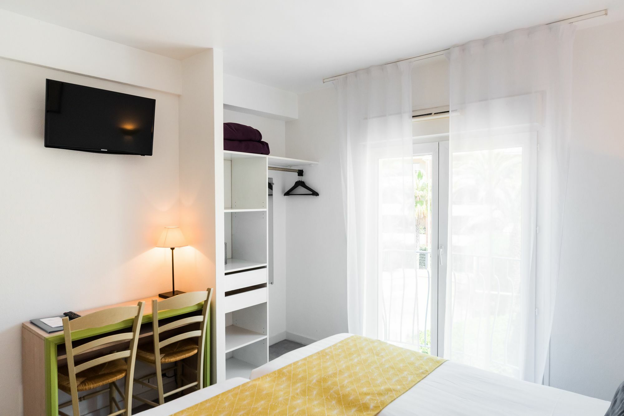 Hotel Provencal Saint-Raphael  Bagian luar foto