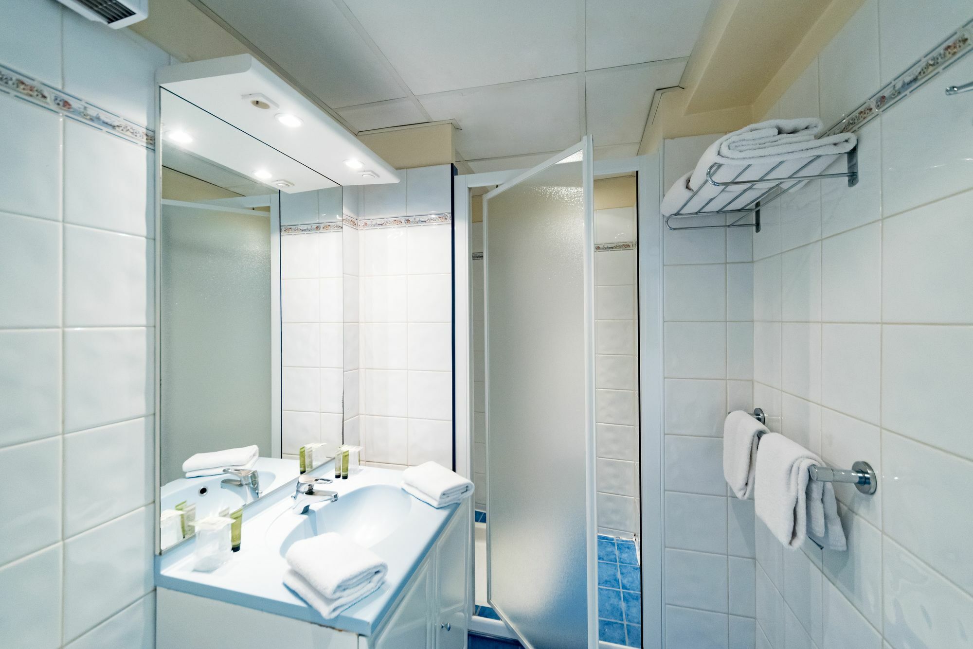 Hotel Provencal Saint-Raphael  Bagian luar foto